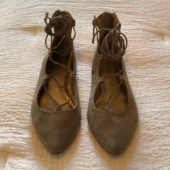 BCBG Generation Tan Faux Suede Tie-up Flat Shoes with Pointed Toe - Picture 15 of 16